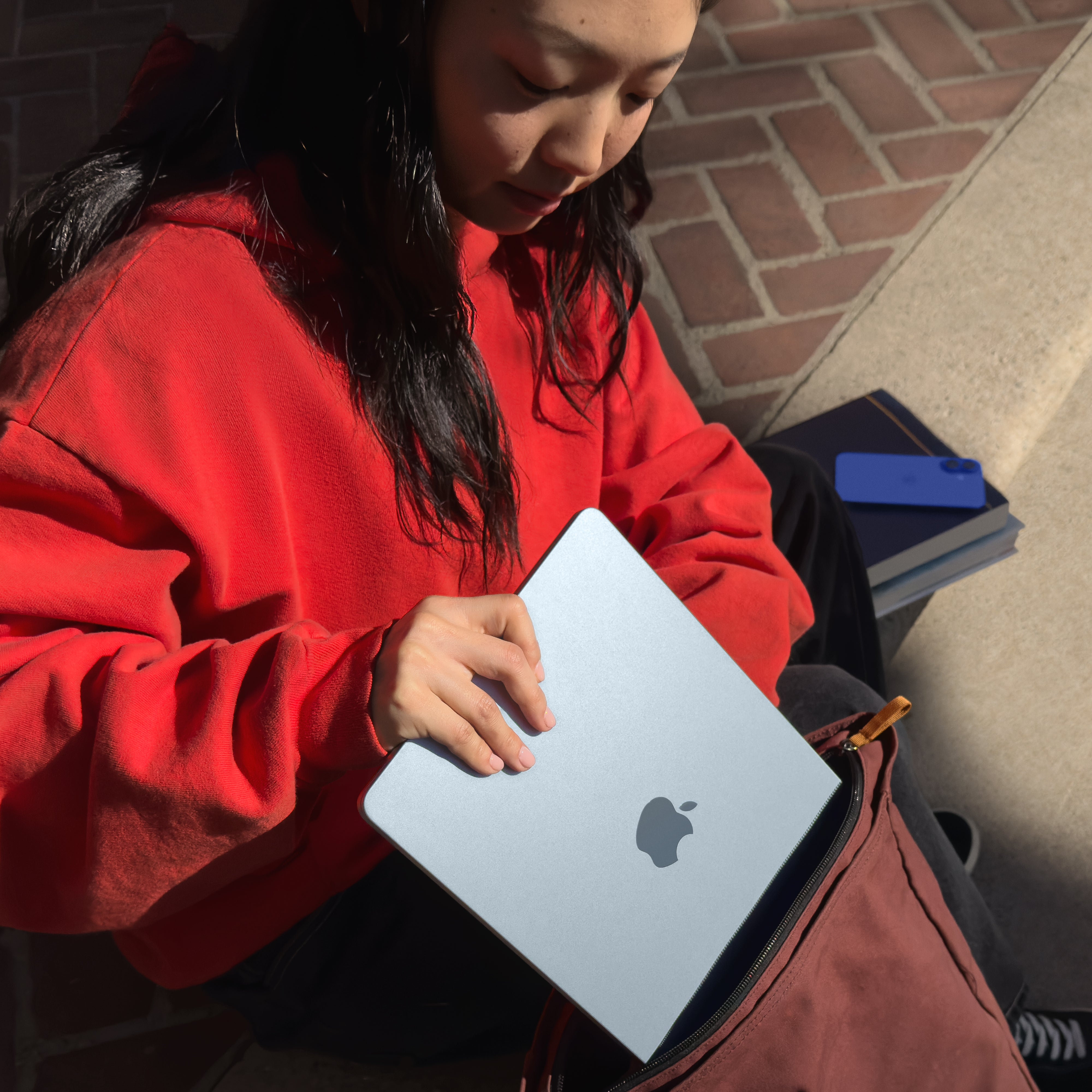 13-inch MacBook Air: Apple M4 chip with 10-core CPU and 10-core GPU (2025)