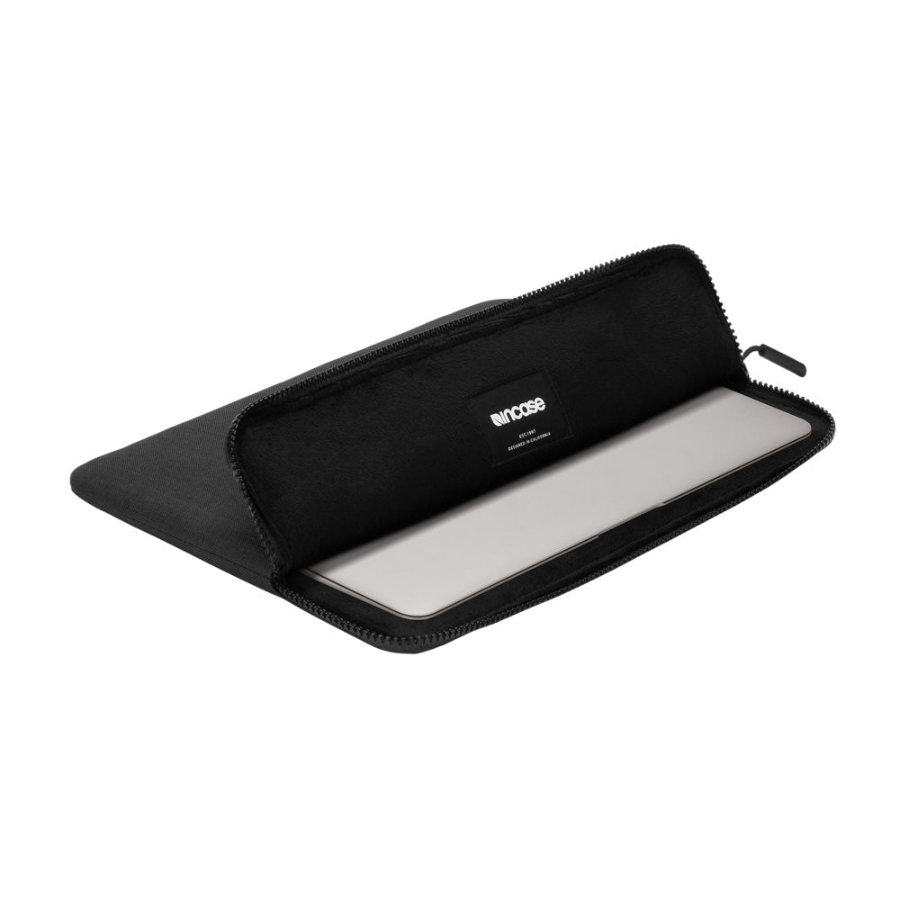 Incase Slim Sleeve With Woolenex for MacBook Pro 15"